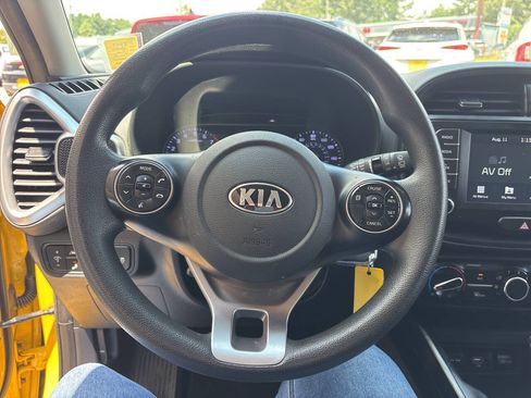 Used 2020 Kia Soul S FWD image 12