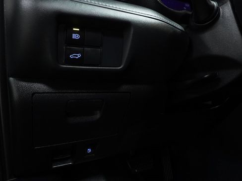 Certified 2021 Toyota Highlander XLE image 26