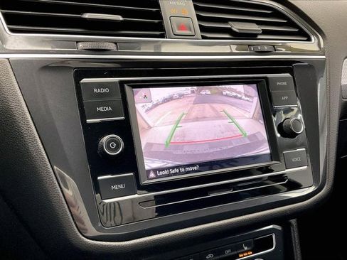 Used 2022 Volkswagen Tiguan S image 24