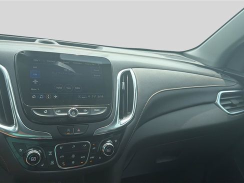 Used 2023 Chevrolet Equinox Premier AWD/4WD image 12