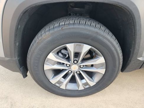 Used 2026 Chevrolet Equinox LT FWD image 9