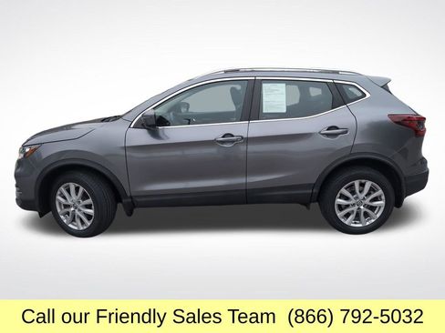 Used 2020 Nissan Rogue Sport SV w/ All-Weather Package AWD/4WD image 2