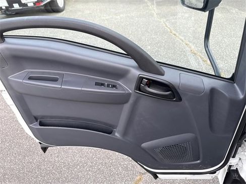 New 2025 Chevrolet Low Cab Forward image 8