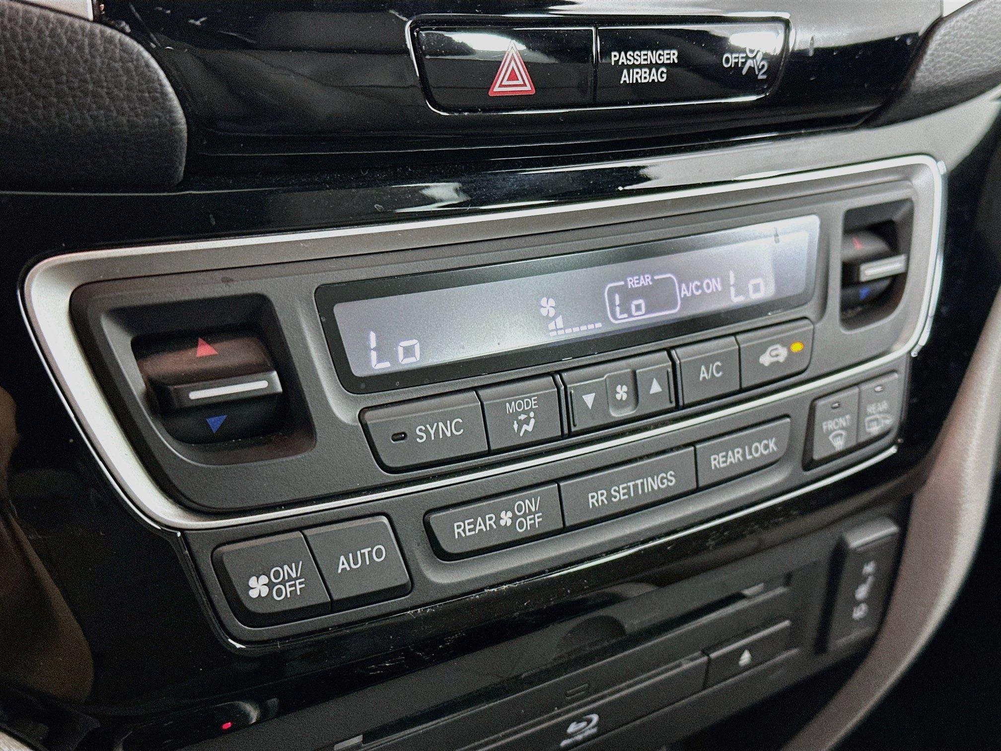 Used 2016 Honda Pilot Touring image 24