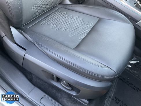 Used 2019 Land Rover Discovery Sport SE image 64