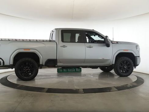 Used 2025 GMC Sierra 2500 AT4 w/ Technology Package image 6