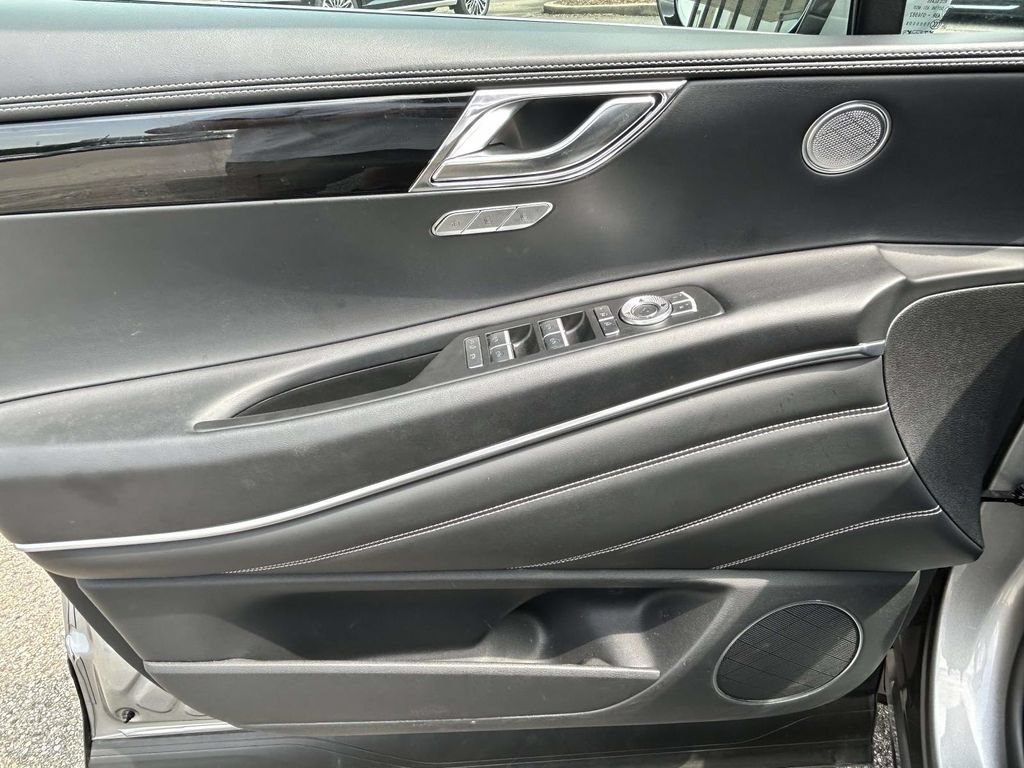 Used 2025 Genesis GV80 2.5T Standard AWD/4WD image 12