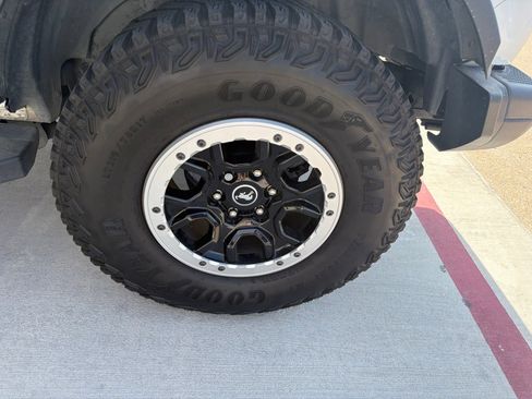 Used 2024 Ford Bronco Badlands AWD/4WD image 9