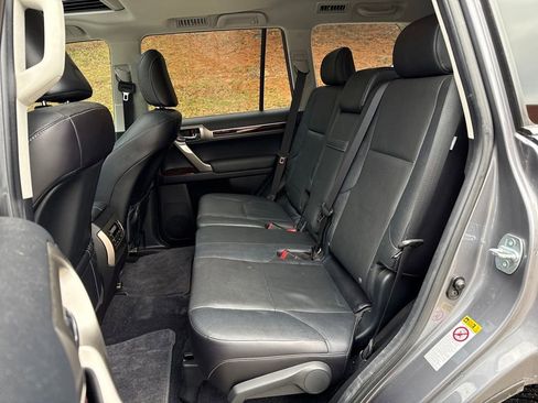 Used 2015 Lexus GX 460 w/ Premium Package image 26