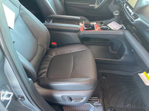 New 2026 Toyota Sienna Limited image 18