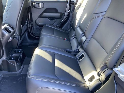 New 2025 Jeep Gladiator Sport image 13