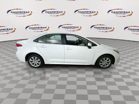Used 2023 Toyota Corolla LE FWD image 9