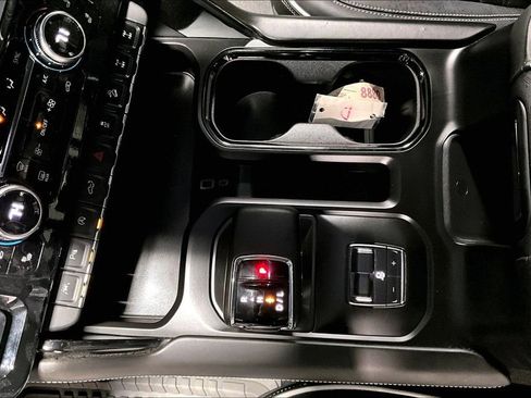 Used 2024 GMC Sierra 1500 AT4X image 17