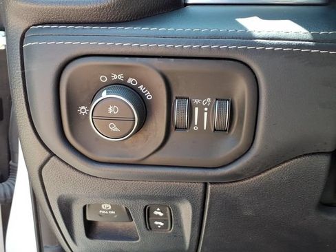 Used 2023 RAM 1500 Limited AWD/4WD image 13