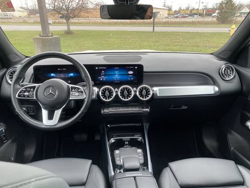 Used 2023 Mercedes-Benz GLB 250 4MATIC image 11