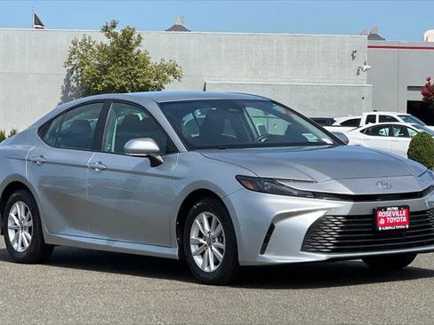 Certified 2025 Toyota Camry LE FWD image 5