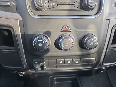 Used 2014 RAM 3500 Tradesman w/ Chrome Appearance Group image 17