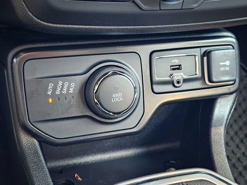 Certified 2022 Jeep Renegade Limited AWD/4WD image 27