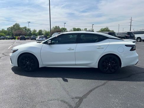 Used 2021 Nissan Maxima SR w/ Sport Mat Group FWD image 3