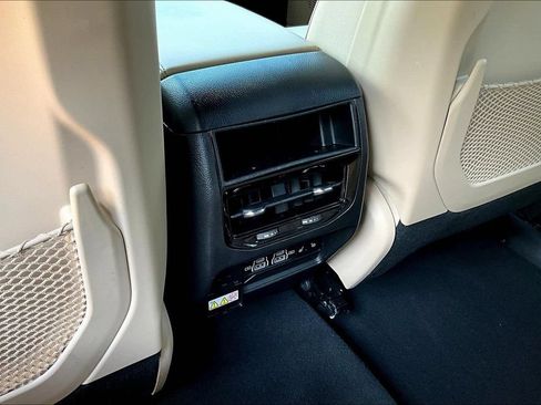 Used 2023 Jeep Grand Cherokee Limited RWD image 12