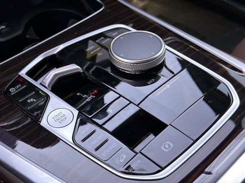 New 2026 BMW X5 xDrive40i w/ M Sport Package image 25