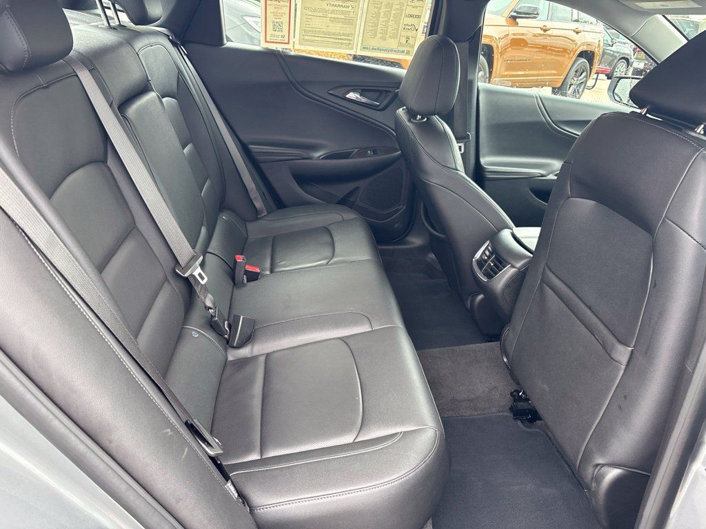 Used 2024 Chevrolet Malibu LT FWD image 18