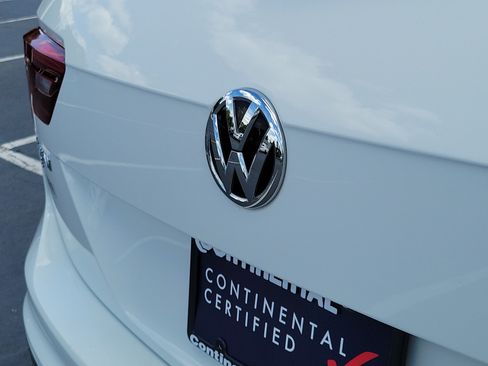 Used 2021 Volkswagen Tiguan SE AWD/4WD image 8