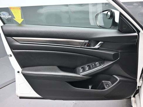 Used 2019 Honda Accord Sport image 9