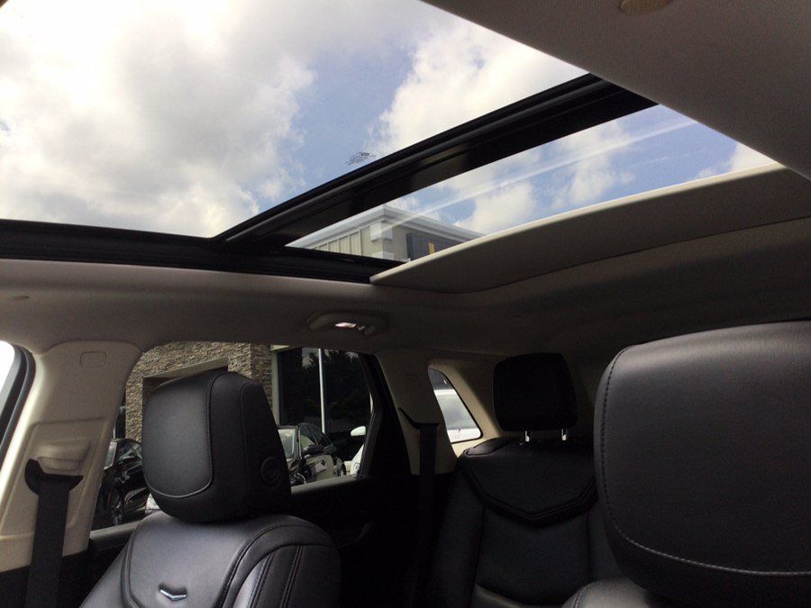 Used 2018 Cadillac XT5 Luxury w/ Driver Awareness Package AWD/4WD image 43