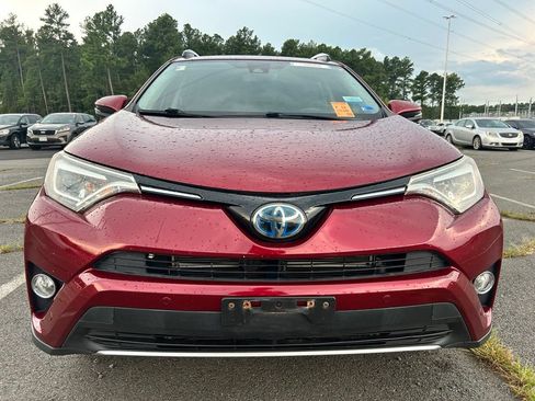 Used 2018 Toyota RAV4 Limited AWD/4WD image 8