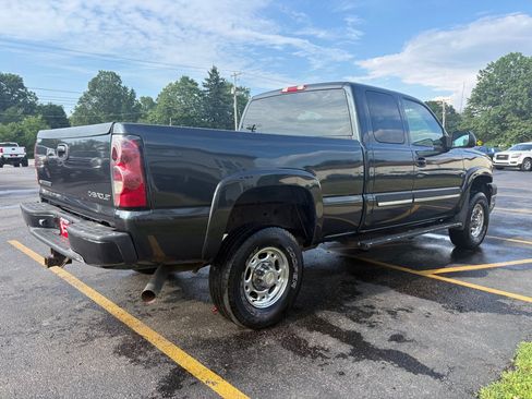 Used 2004 Chevrolet Silverado 2500 LS w/ Snow Plow Prep Package AWD/4WD image 6