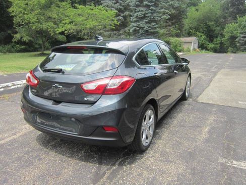 Used 2018 Chevrolet Cruze Premier FWD image 19