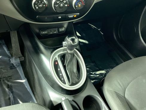 Used 2015 Kia Soul image 17