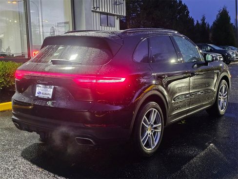 Used 2022 Porsche Cayenne image 7