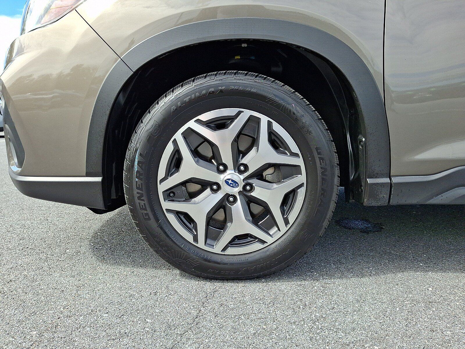Used 2021 Subaru Forester Premium AWD/4WD image 9