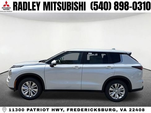 New 2026 Mitsubishi Outlander ES image 16