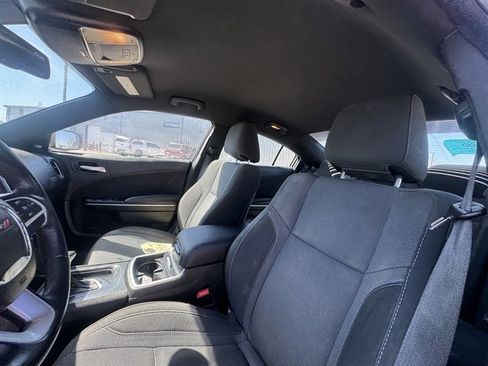 Used 2016 Dodge Charger SXT image 9