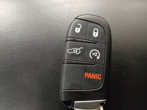 Used 2020 Jeep Grand Cherokee Limited image 32