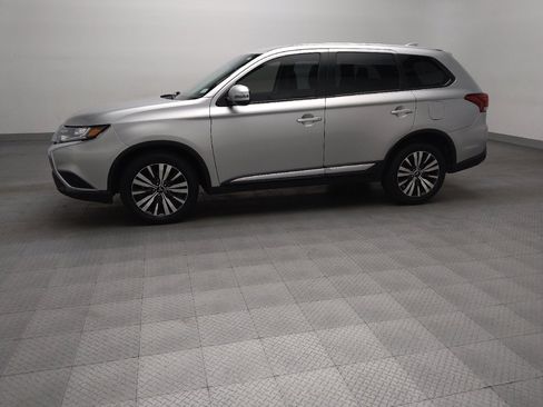 Used 2019 Mitsubishi Outlander SE FWD image 2