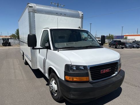 Used 2022 GMC Savana 3500 Extended w/ Power Convenience Package image 3