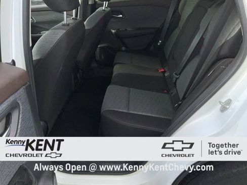 Used 2023 Nissan Rogue SV image 17