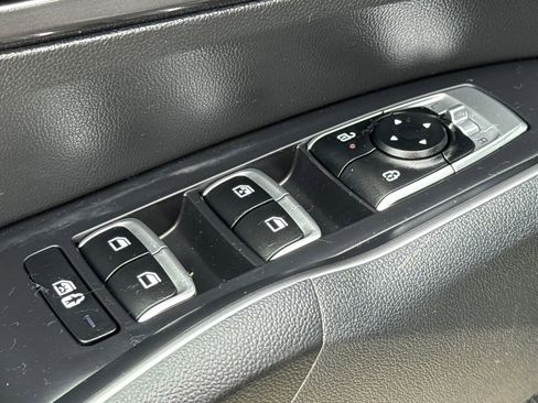 Used 2025 Kia Sorento S w/ Panoramic Sunroof Package FWD image 21