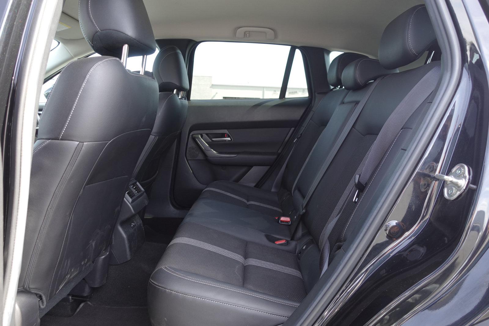 Used 2025 MAZDA CX-50 AWD 2.5 S w/ Preferred Package image 14