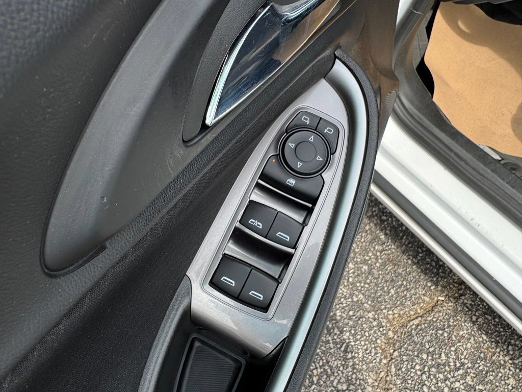 Certified 2022 Chevrolet Malibu LT FWD image 10