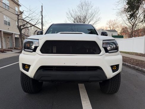 Used 2014 Toyota Tacoma 4x4 Double Cab w/ TRD Sport Package image 3