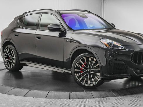 New 2025 Maserati Grecale Trofeo image 1