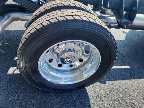 New 2026 RAM 5500 4x4 Crew Cab image 33