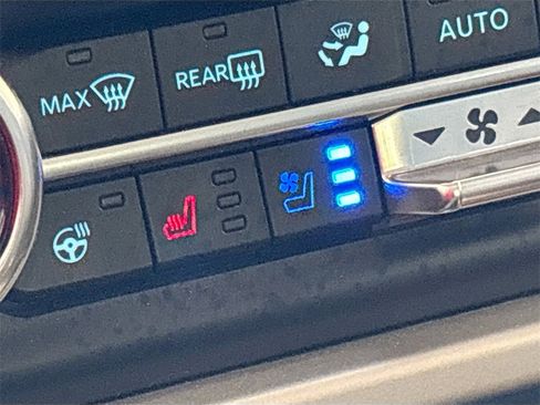 Used 2024 Ford Expedition XLT image 20