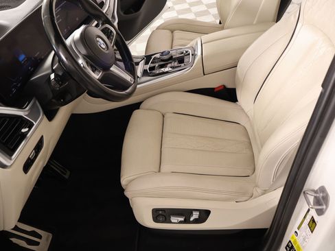 Used 2023 BMW X7 xDrive40i w/ M Sport Package AWD/4WD image 12