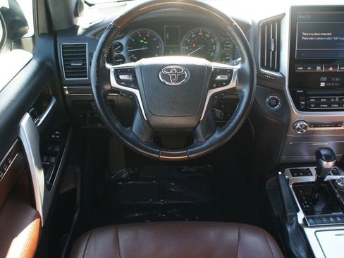 Used 2021 Toyota Land Cruiser image 5